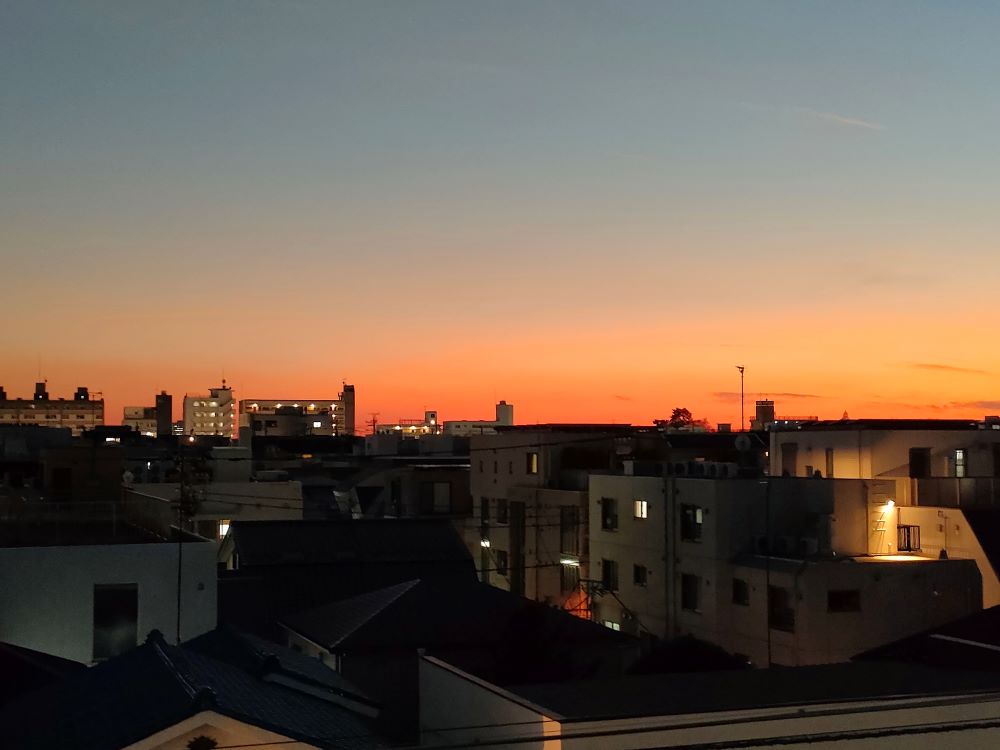 ２０２４．１２．２７　～２０２４年尾山台駅前ビルの夕景～