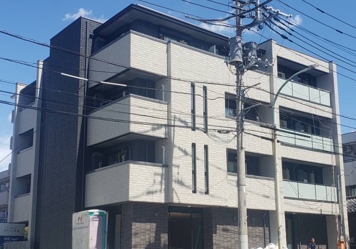 宮原駅　新築　居住部分テナント部分　完成間近！