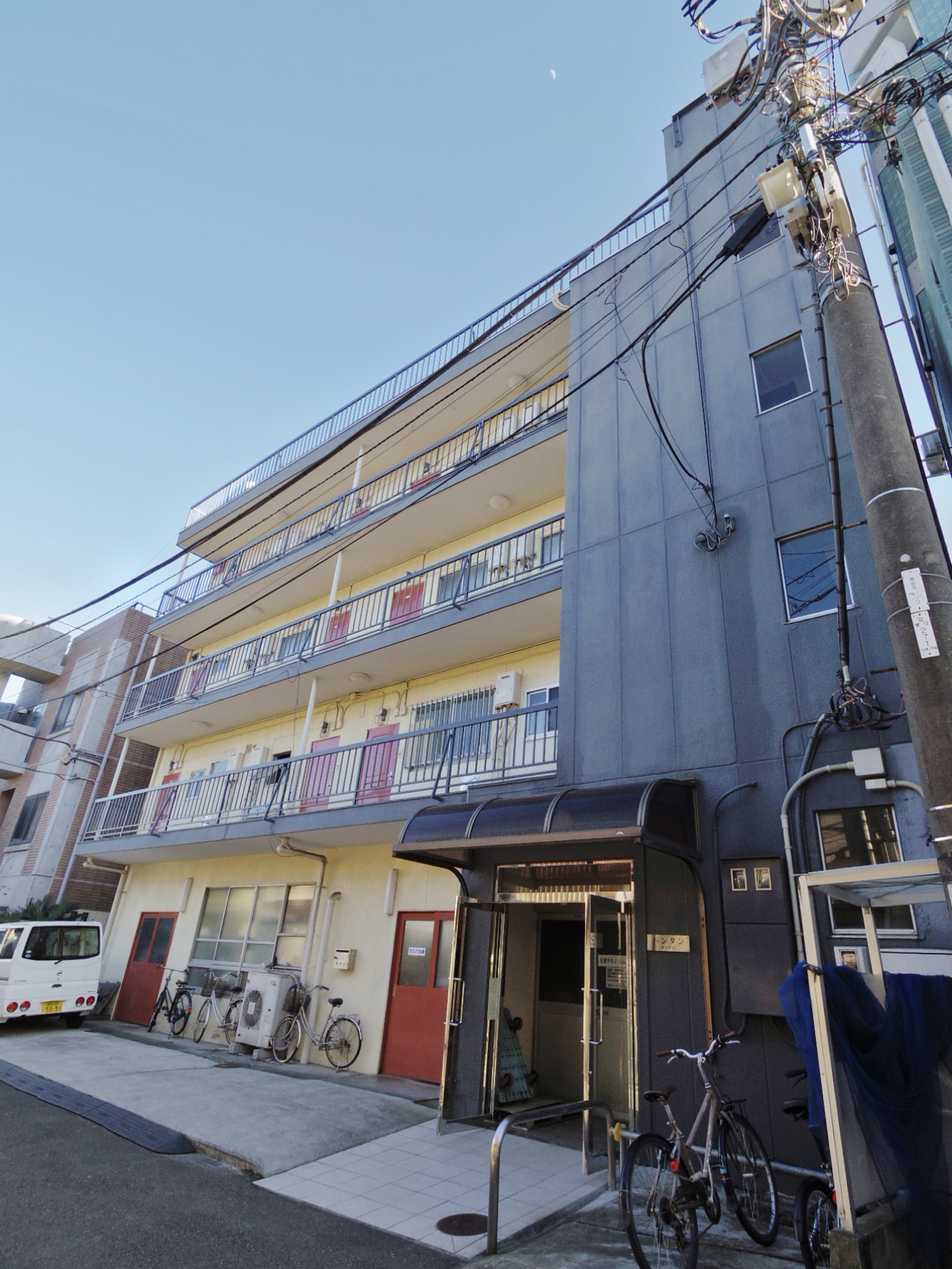 四谷三丁目駅と曙橋駅の間の住宅街に立地する１k 順次内装フルリフォームし生まれ変わるバンタンビル 曙橋 四谷 四谷三丁目の賃貸物件 はセンチュリー21ケイ ティー ホームへ