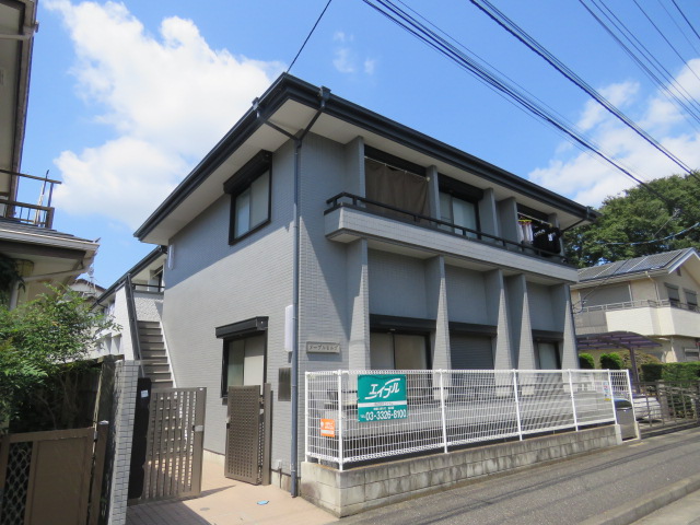閑静な住宅街に佇むアパート 前面道路から駅までは割と見通しの良い通りになっています 東京コーポレーション株式会社砧店 小田急線 祖師ヶ谷大蔵の賃貸 売買物件情報多数掲載