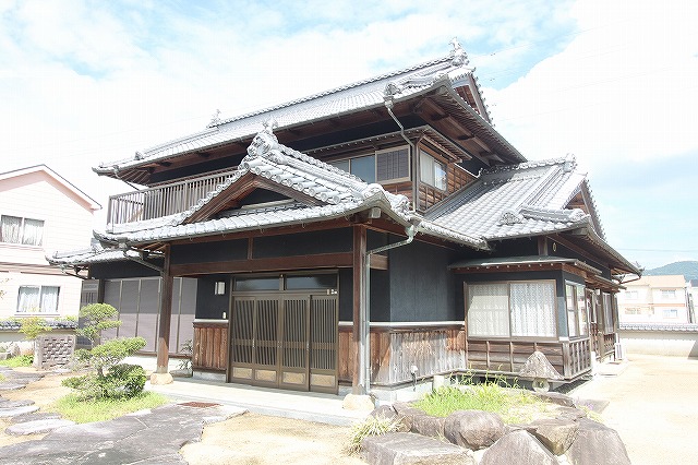 ☆価格変更☆木田郡三木町　中古戸建　8DK　2600万