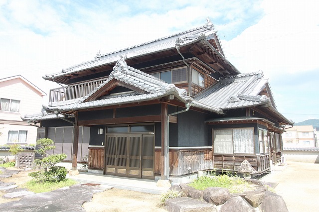 ☆価格変更☆木田郡三木町中古戸建　8DK　2550万円