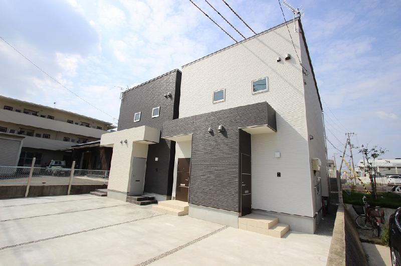 ☆価格変更☆リレイト春日　木造2階建　敷地内に2棟